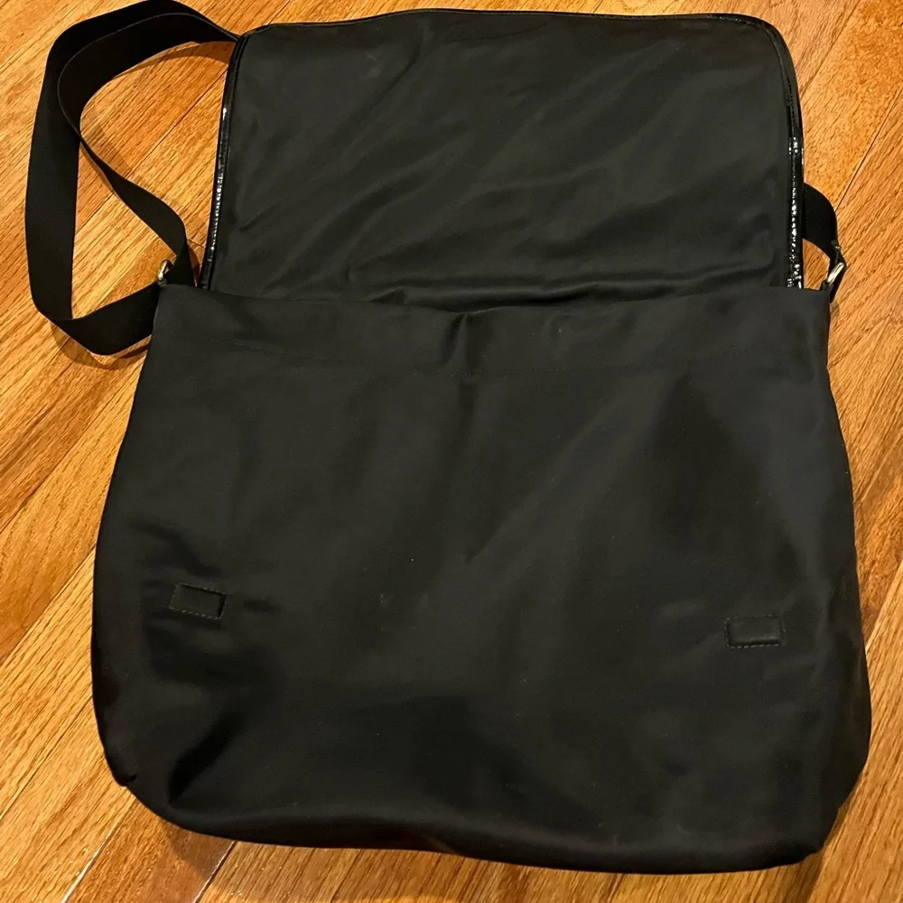 KATE SPADE Nylon Crossbody Messenger Diaper Bag in Black w green lining